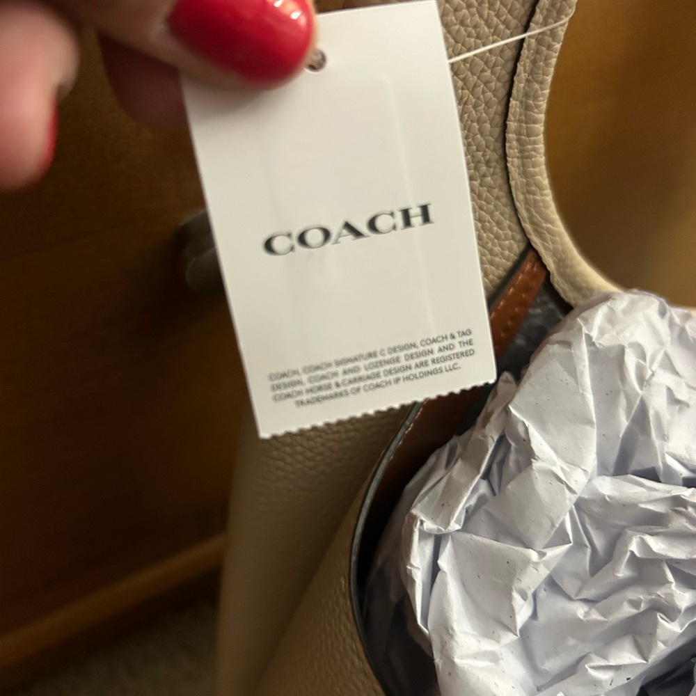 Coach Cream Leather Shoulder Bag - Picture 8 of 12